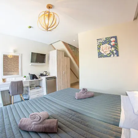 Jasmine & Agios Stefanos Avliotes (Corfu)